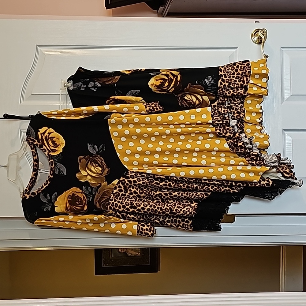 Beautiful custom-made fall matching top and skirt, 2x to 3x, black, animal prin